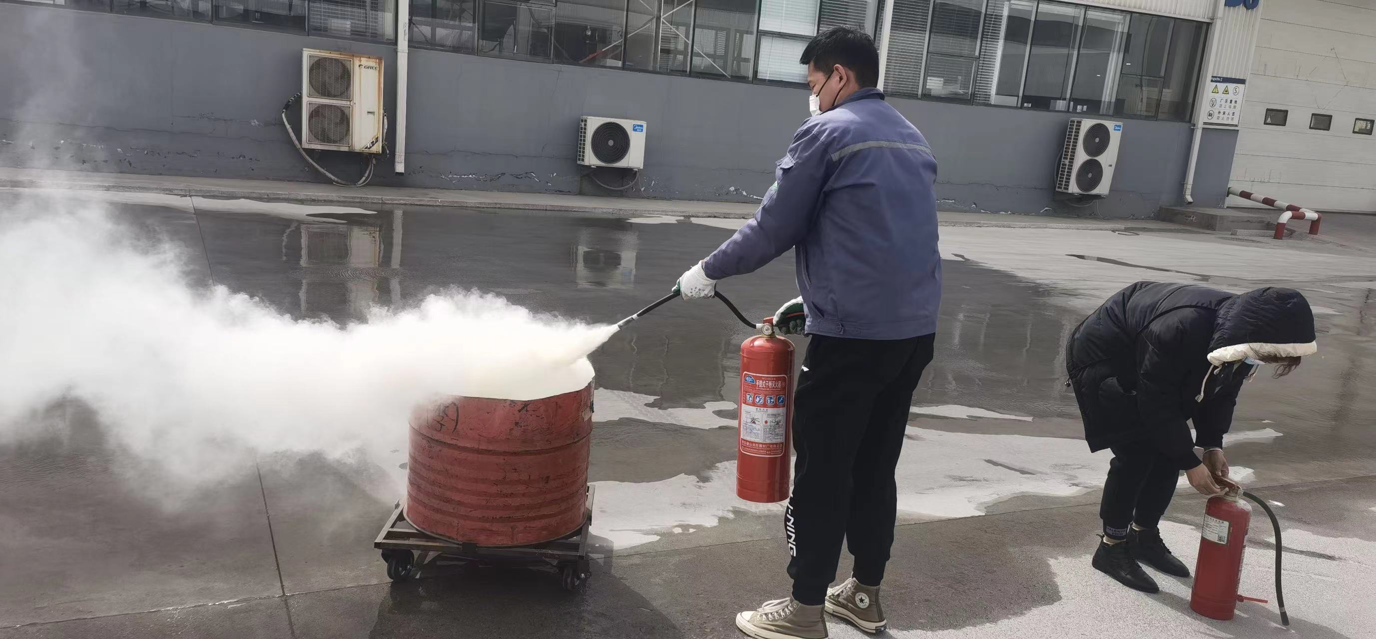 開展消防演練，提升員工應(yīng)急能力(圖3)